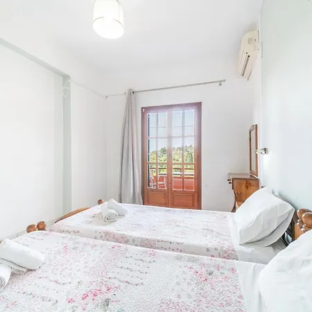 Arianna 10 * Paleokastritsa